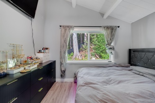 3870 Emerald Drive, North Vancouver, BC - Indoor Photo Showing Bedroom