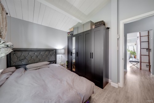 3870 Emerald Drive, North Vancouver, BC - Indoor Photo Showing Bedroom