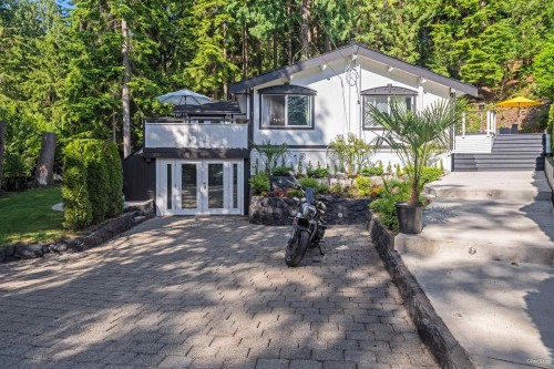 3870 Emerald Drive, North Vancouver, BC - Outdoor