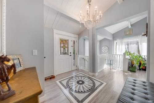 3870 Emerald Drive, North Vancouver, BC - Indoor Photo Showing Other Room