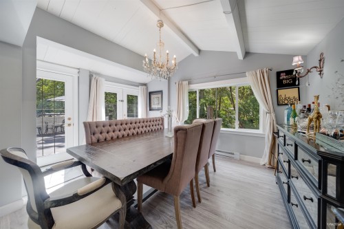3870 Emerald Drive, North Vancouver, BC - Indoor Photo Showing Dining Room