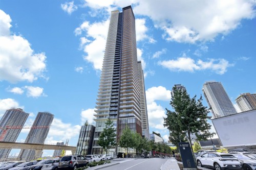 811-4650 Brentwood Boulevard  Burnaby, BC V5C 0M3