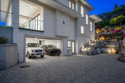 1515 Camelot Road, West Vancouver, BC - Outdoor With Exterior
