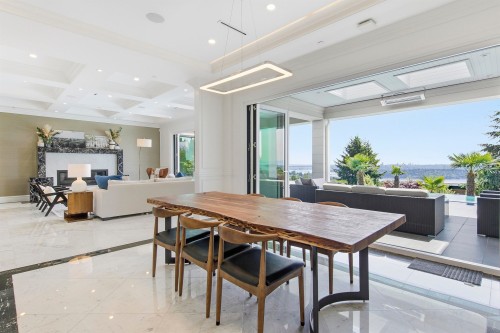 1515 Camelot Road, West Vancouver, BC - Indoor Photo Showing Dining Room