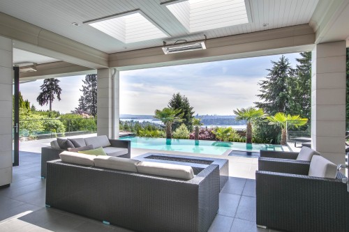 1515 Camelot Road, West Vancouver, BC -  With Exterior