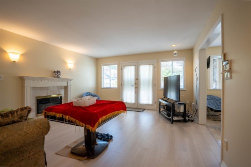 1618 62Nd Avenue W, Vancouver, BC - Indoor Photo Showing Living Room With Fireplace
