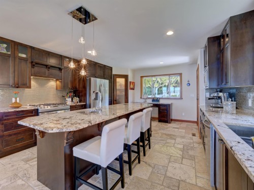 6480 Shoreline Place, Sechelt, BC - Indoor Photo Showing Kitchen With Upgraded Kitchen