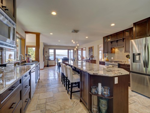 6480 Shoreline Place, Sechelt, BC - Indoor Photo Showing Kitchen With Upgraded Kitchen