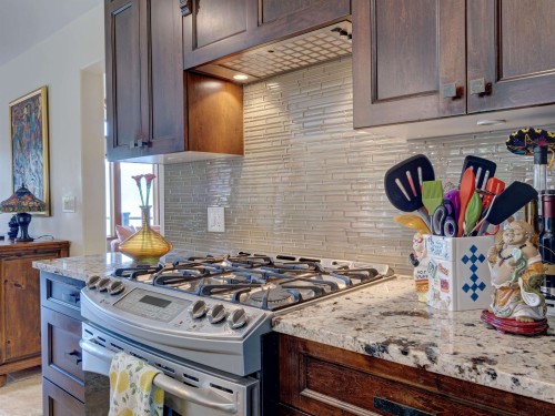 6480 Shoreline Place, Sechelt, BC - Indoor Photo Showing Kitchen