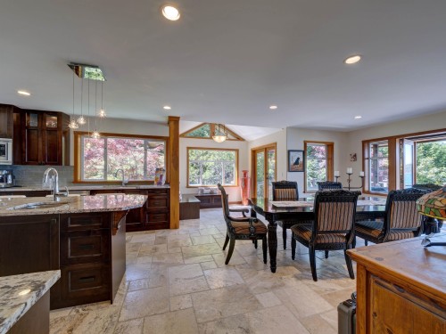 6480 Shoreline Place, Sechelt, BC - Indoor