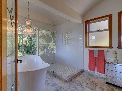 6480 Shoreline Place, Sechelt, BC - Indoor