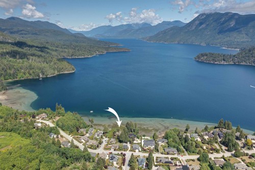 6480 Shoreline Place, Sechelt, BC - Outdoor With Body Of Water With View