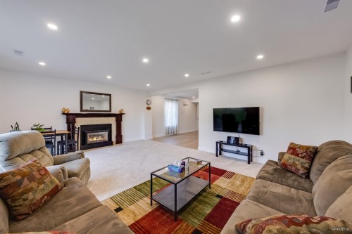 635 Lost Lake Drive, Coquitlam, BC 