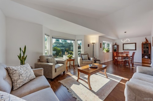 635 Lost Lake Drive, Coquitlam, BC 