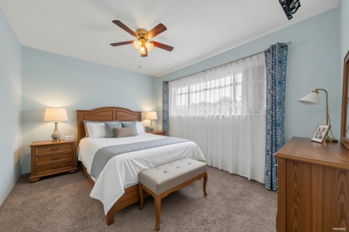 4438 Darwin Avenue, Burnaby, BC - Indoor Photo Showing Bedroom