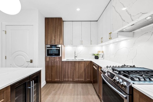 1022 Odlum Drive, Vancouver, BC - Indoor Photo Showing Kitchen With Upgraded Kitchen