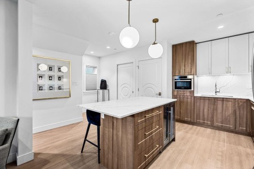 1022 Odlum Drive, Vancouver, BC - Indoor Photo Showing Kitchen