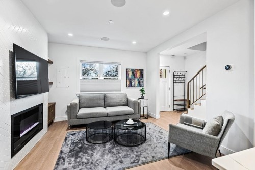 1022 Odlum Drive, Vancouver, BC - Indoor Photo Showing Living Room With Fireplace