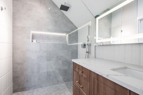 1022 Odlum Drive, Vancouver, BC - Indoor Photo Showing Bathroom