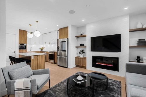 1022 Odlum Drive, Vancouver, BC - Indoor Photo Showing Other Room With Fireplace
