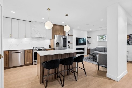 1022 Odlum Drive, Vancouver, BC - Indoor Photo Showing Kitchen With Upgraded Kitchen