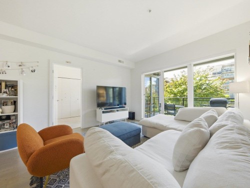 210-10177 River Drive, Richmond, BC - Indoor Photo Showing Living Room