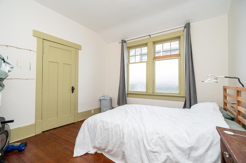 2814 Trinity Street, Vancouver, BC - Indoor Photo Showing Bedroom