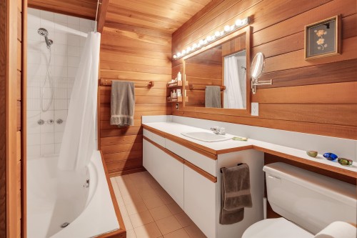 109-6117 Eagle Drive, Whistler, BC - Indoor Photo Showing Bathroom