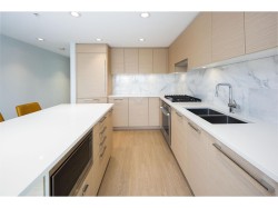 180X-6700 Dunblane Avenue Burnaby, BC V5H 0J3