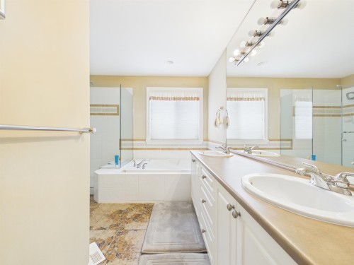 3010 Maplewood Court, Coquitlam, BC - Indoor Photo Showing Bathroom