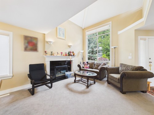 3010 Maplewood Court, Coquitlam, BC - Indoor Photo Showing Living Room With Fireplace