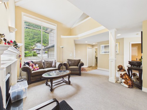 3010 Maplewood Court, Coquitlam, BC - Indoor