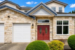 5871 Rumble Street Burnaby, BC V5J 2C3