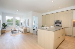 PH522-2471 St. George Street  Vancouver, BC V5T 1W9