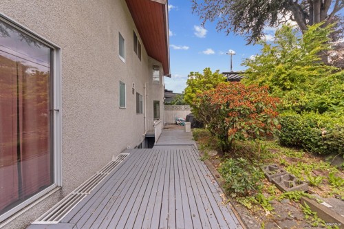 2087 Harrison Drive, Vancouver, BC - Outdoor