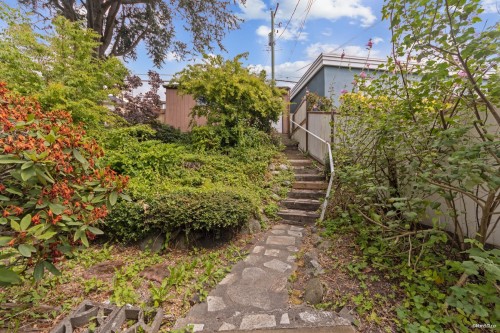 2087 Harrison Drive, Vancouver, BC - Outdoor