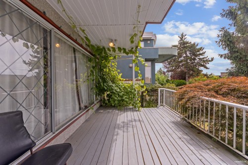 2087 Harrison Drive, Vancouver, BC - Outdoor