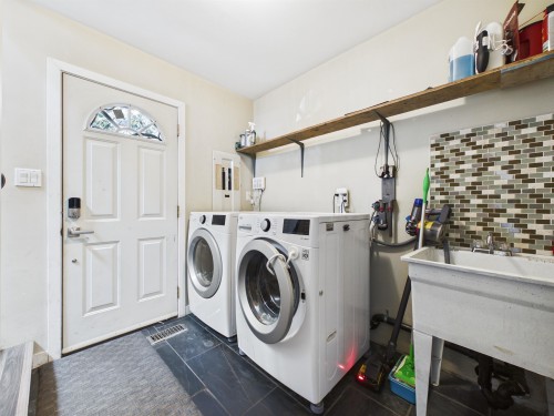 11760 Sealord Road, Richmond, BC - Indoor Photo Showing Laundry Room