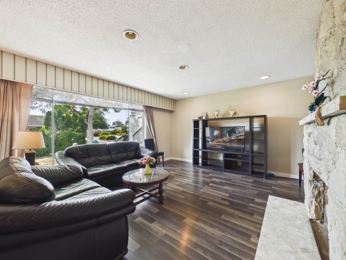 11760 Sealord Road, Richmond, BC - Indoor Photo Showing Living Room With Fireplace