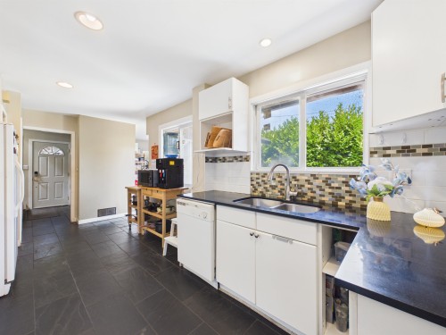 11760 Sealord Road, Richmond, BC - Indoor Photo Showing Kitchen With Double Sink