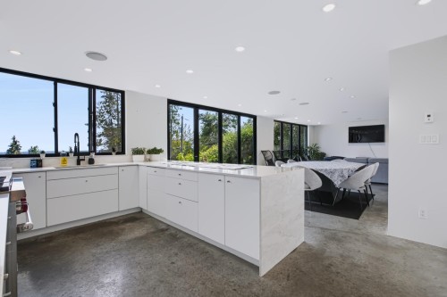 2234 Palmerston Avenue, West Vancouver, BC - Indoor Photo Showing Kitchen