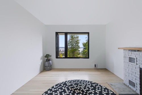 2234 Palmerston Avenue, West Vancouver, BC - Indoor With Fireplace