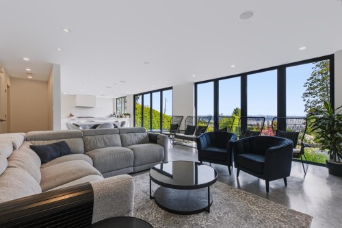 2234 Palmerston Avenue, West Vancouver, BC - Indoor Photo Showing Living Room