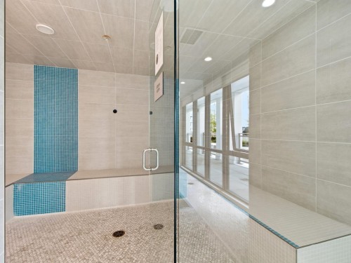 2378 Alpha, Burnaby, BC - Indoor Photo Showing Bathroom