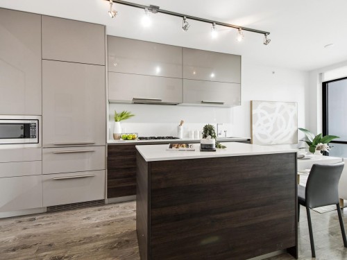 2378 Alpha, Burnaby, BC - Indoor Photo Showing Kitchen With Upgraded Kitchen