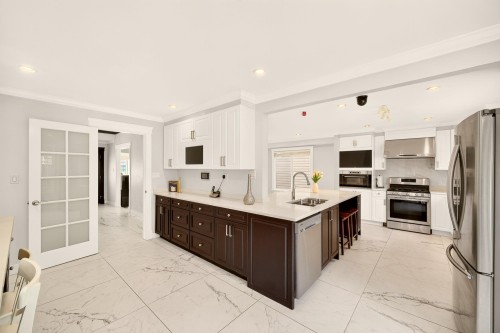 5211 Sapphire Place, Richmond, BC - Indoor Photo Showing Kitchen