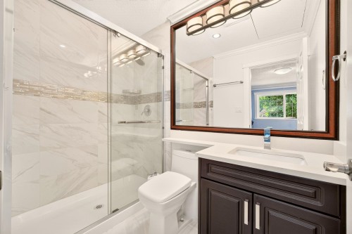 5211 Sapphire Place, Richmond, BC - Indoor Photo Showing Bathroom