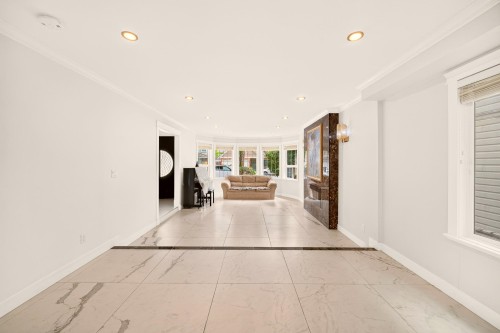 5211 Sapphire Place, Richmond, BC - Indoor Photo Showing Other Room