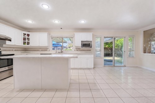 8511 Littlemore Place, Richmond, BC - Indoor Photo Showing Kitchen