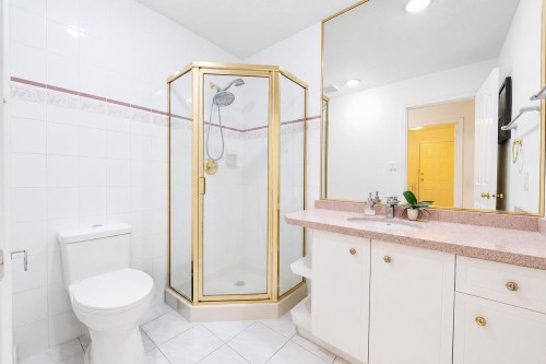 8511 Littlemore Place, Richmond, BC - Indoor Photo Showing Bathroom